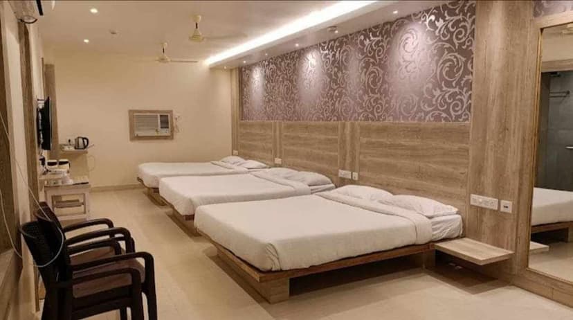 Family Room at Shri Gajanan Maharaj Sansthan - Spacious room perfect for families