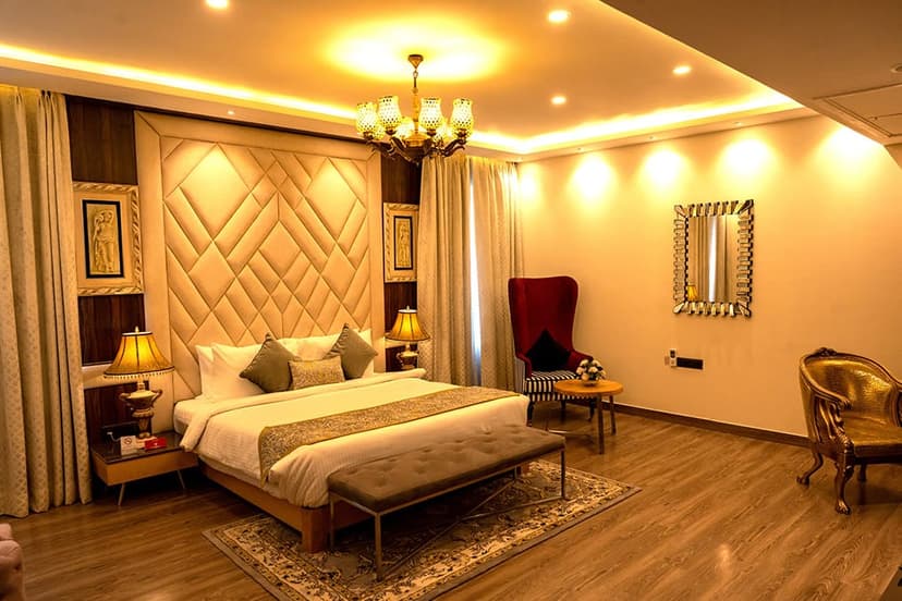 Luxury Suite at Shri Gajanan Maharaj Sansthan - Premium suite with all amenities